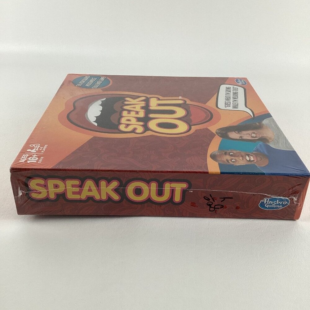 Speak Out Ridiculous Mouthpiece Challenge Game Hilarious Hasbro 2016 New SEALED - Picture 4 of 6
